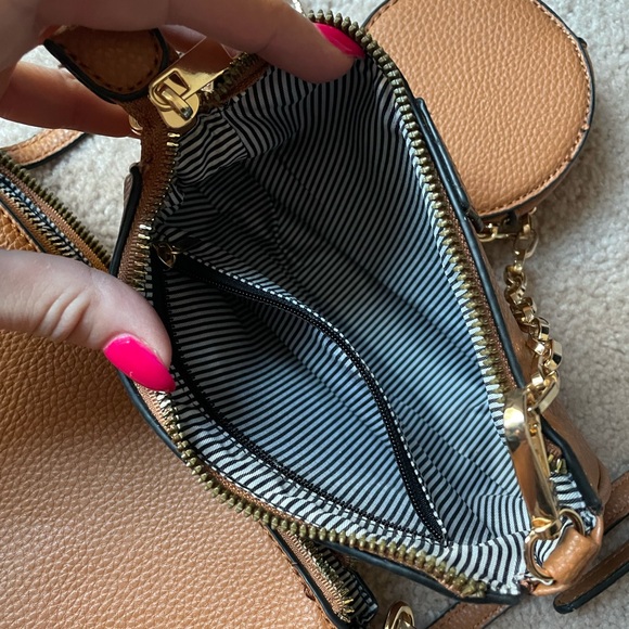 DELUXITY | Faux Leather Crossbody 3pc Set in tan - Picture 5 of 7